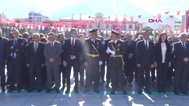 Manisa’da Atatürk Anıtı’na Çelenk Sunuldu