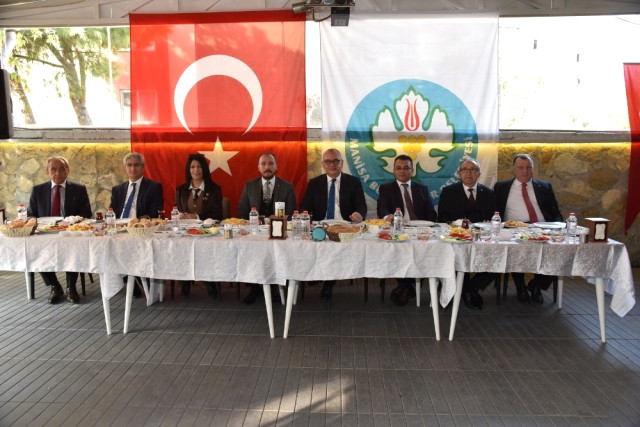 Başkan Ergün Yunusemre İlçe Muhtarlarıyla Buluştu