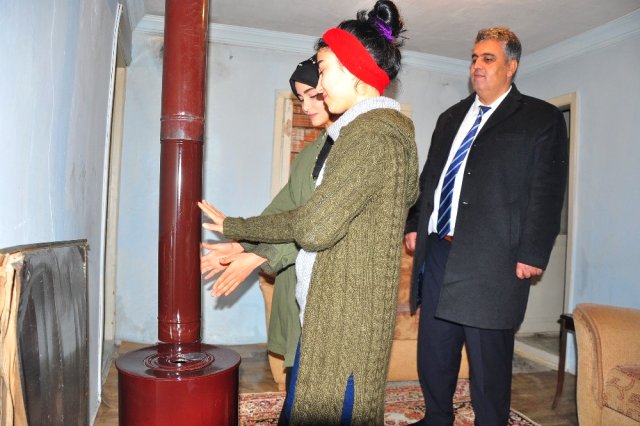 Belediye Personelinden İhtiyaç Sahiplerini Isıtan Yardım