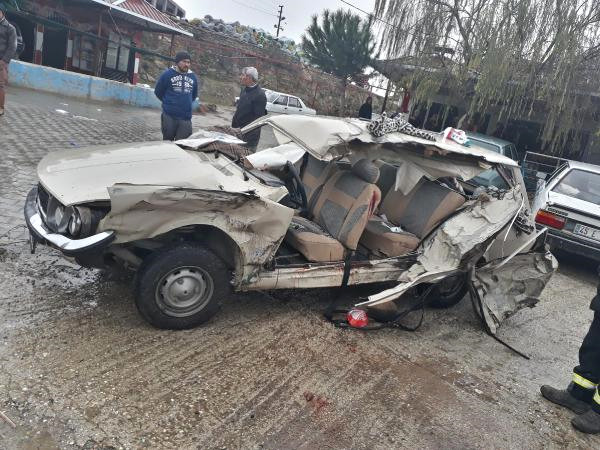 Manisa’da Tır ile Otomobil Çarpıştı: 1 Ölü, 6 Yaralı