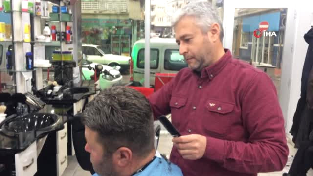 Manisalı Kuaförlerden Gazetecilere Ücretsiz Saç Bakım Jesti
