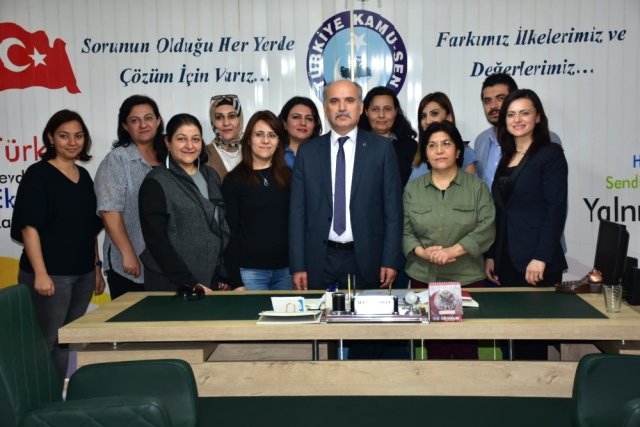 Türk Sağlık-Sen’den Kadın Üyelerine Jest